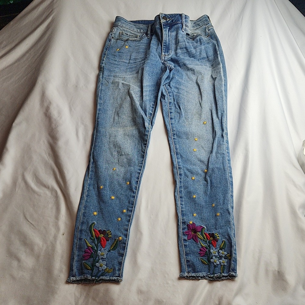 a.n.a Jegging Jeans Light Wash Floral Embroidered Women's Size 8